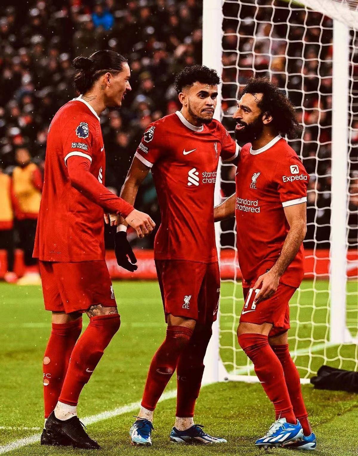 Doinb迎来七赛季高光表现，利物浦球迷沸腾！